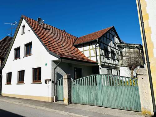 Foto - Haus zum Kaufen in Hofheim 270.000,00 € 200 m²