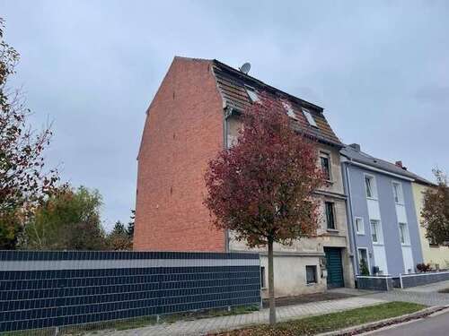 Foto - Haus zum Kaufen in Tangerhütte 115.000,00 € 166 m²