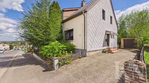 Foto - Haus zum Kaufen in Völklingen 119.000,00 € 143.24 m²