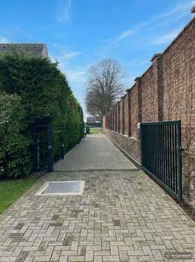 Foto - Haus zum Kaufen in Düsseldorf-Lörick 1.300.000,00 € 277 m²