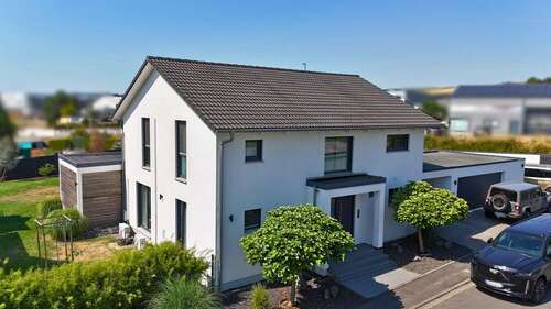 Foto - Haus zum Kaufen in Kefenrod 680.000,00 € 183.94 m²