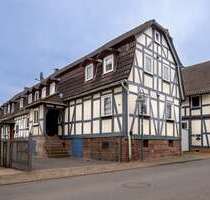 Haus zum Kaufen in Waldkappel 145.000,00 € 220 m²