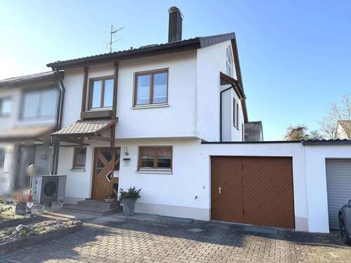 Foto - Haus zum Kaufen in Wolfschlugen 590.000,00 € 152 m²