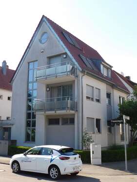 Foto - Haus zum Kaufen in Stuttgart-Zuffenhausen 1.390.000,00 € 255 m²