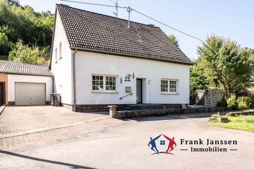 Foto - Haus zum Kaufen in Mürlenbach 165.000,00 € 140 m²