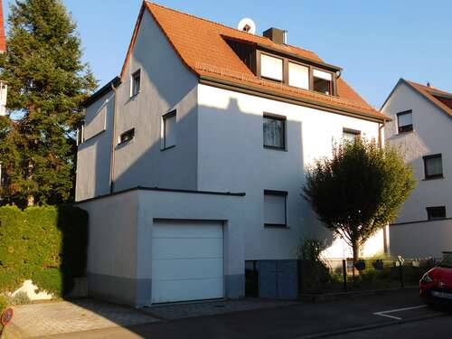 Foto - Haus zum Kaufen in Stuttgart-Zuffenhausen 1.050.000,00 € 248 m²