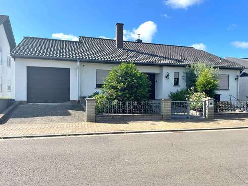 Foto - Haus zum Kaufen in Völklingen 379.000,00 € 185 m²