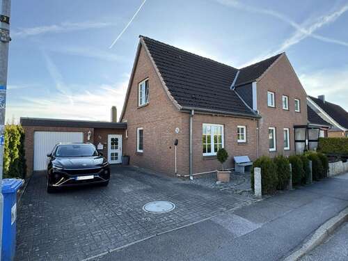 Foto - Haus zum Kaufen in Lübeck-Kücknitz 298.000,00 € 123.24 m²