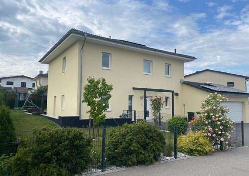 Foto - Haus zum Kaufen in Maxhütte-Haidhof 649.000,00 € 160 m²