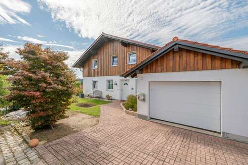 Foto - Haus zum Kaufen in Eggenfelden 800.000,00 € 198 m²