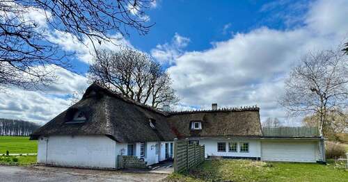 Foto - Haus zum Kaufen in Husby 390.000,00 € 278 m²