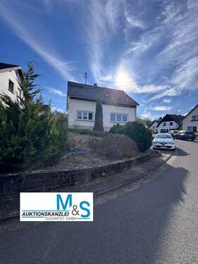 Foto - Haus zum Kaufen in Schmelz Limbach 98.000,00 € 127.06 m²