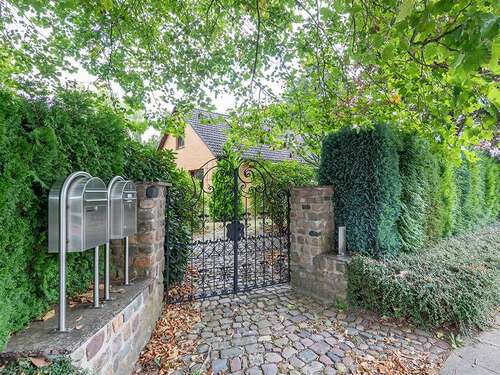 Foto - Haus zum Kaufen in Neu Wulmstorf 525.000,00 € 242 m²