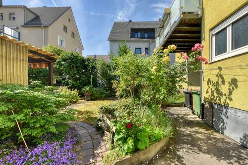 Foto - Haus zum Kaufen in Stuttgart-Zuffenhausen 750.000,00 € 276 m²