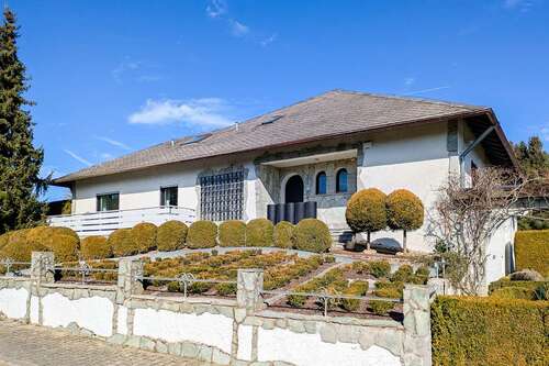 Foto - Haus zum Kaufen in Fränkisch-Crumbach 1.199.000,00 € 435 m²