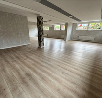 Büro in Urmitz 500,00 € 106 m² - 500,00&nbsp;EUR Kaltmiete, ca.&nbsp; 106,00&nbsp;m&sup2; in Urmitz (PLZ: 56220)