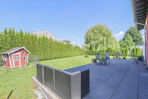 Foto - Haus zum Kaufen in Korschenbroich Pesch 899.000,00 € 207 m²