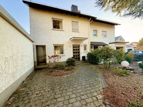 Foto - Haus zum Kaufen in Niedernhausen 635.000,00 € 192 m²