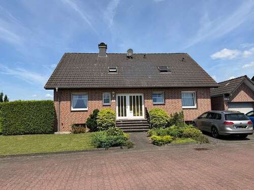 Foto - Haus zum Kaufen in Hövelhof 449.000,00 € 264 m²