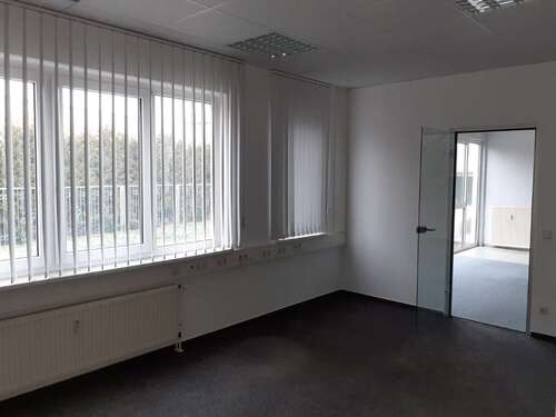 Foto - Büro in Zwenkau 2.763,38 € 386.45 m²
