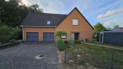 Foto - Haus zum Kaufen in Maasen 279.000,00 € 201 m²