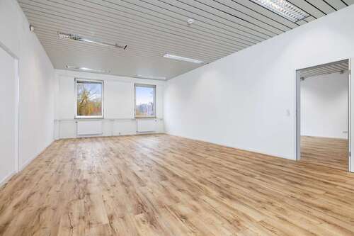 Foto - Büro in Neusäß 2.047,14 € 240.84 m²