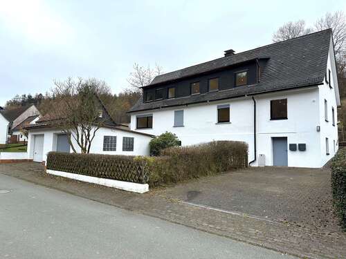 Foto - Haus zum Kaufen in Hatzfeld (Eder) 169.000,00 € 255 m²