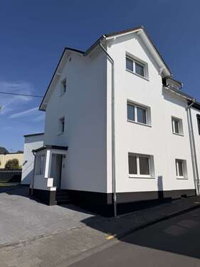 Foto - Haus zum Kaufen in Heimbach-Weis 469.000,00 € 170 m²
