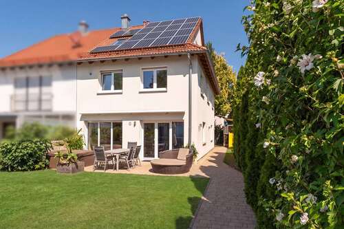 Foto - Haus zum Kaufen in Feucht 749.000,00 € 160 m²