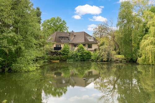 Foto - Haus zum Kaufen in Hoisdorf 800.000,00 € 243.91 m²