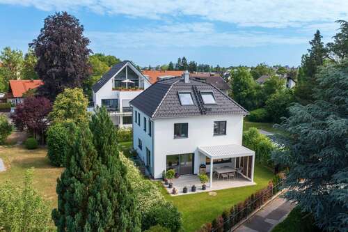 Foto - Haus zum Kaufen in Unterhaching 1.990.000,00 € 251 m²