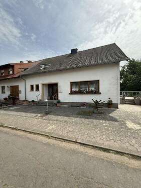 Foto - Haus zum Kaufen in Saarwellingen 295.000,00 € 135 m²