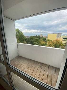 Foto - Wohnung zum Mieten in Halle Saale 400,00 € 65 m²