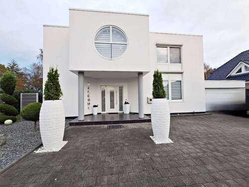 Foto - Haus zum Kaufen in Oldenburg 739.000,00 € 198.58 m²
