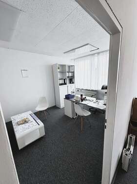Foto - Büro in Stuttgart - Zuffenhausen 368,00 € 33.4 m²