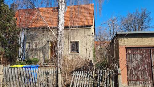 Foto - Haus zum Kaufen in Leuna 49.000,00 € 72 m²