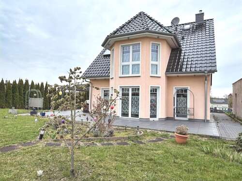 Foto - Haus zum Kaufen in Löwenberger Land 520.000,00 € 152 m²
