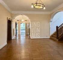 Haus zum Kaufen in Wiesbaden 1.280.000,00 € 280 m²