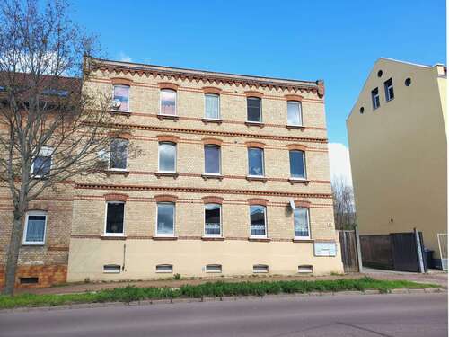 Foto - Haus zum Kaufen in Halle 309.000,00 € 290 m²
