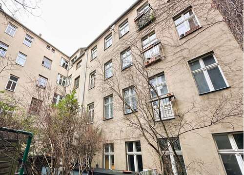 Foto - Haus zum Kaufen in Berlin 2.145.000,00 € 740 m²