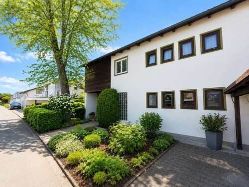 Foto - Haus zum Kaufen in Stephanskirchen 998.000,00 € 200 m²