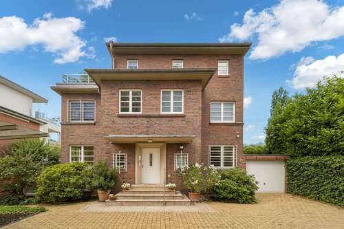 Foto - Haus zum Kaufen in Düsseldorf 2.550.000,00 € 333 m²