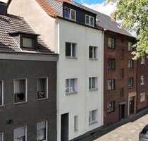 Haus zum Kaufen in Duisburg 298.000,00 € 245.61 m²