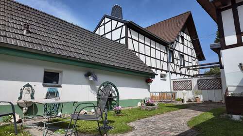 Foto - Haus zum Kaufen in Walschleben 449.000,00 € 300 m²