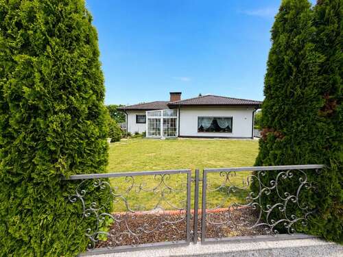 Foto - Haus zum Kaufen in Schöneck 648.000,00 € 180 m²