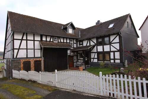 Foto - Haus zum Kaufen in Gemünden 369.000,00 € 338 m²