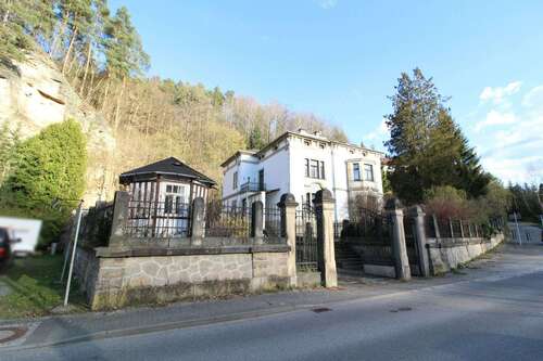 Foto - Haus zum Kaufen in Rathmannsdorf 329.000,00 € 480.03 m²