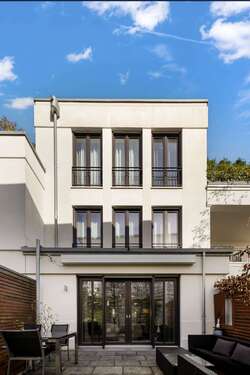 Foto - Haus zum Kaufen in Düsseldorf 1.680.000,00 € 225 m²