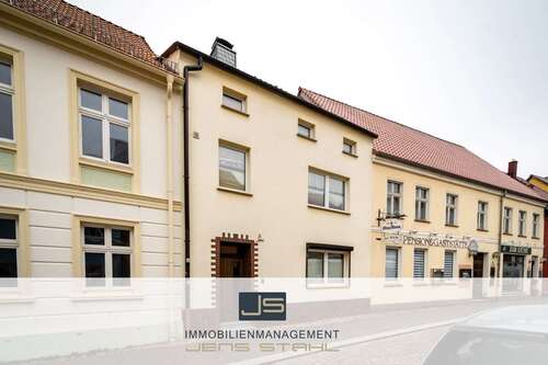 Foto - Haus zum Kaufen in Altentreptow 150.000,00 € 177 m²
