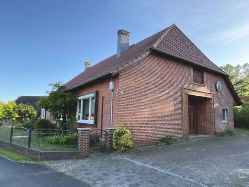 Foto - Haus zum Kaufen in Neustadt am Rübenberge 349.000,00 € 256 m²